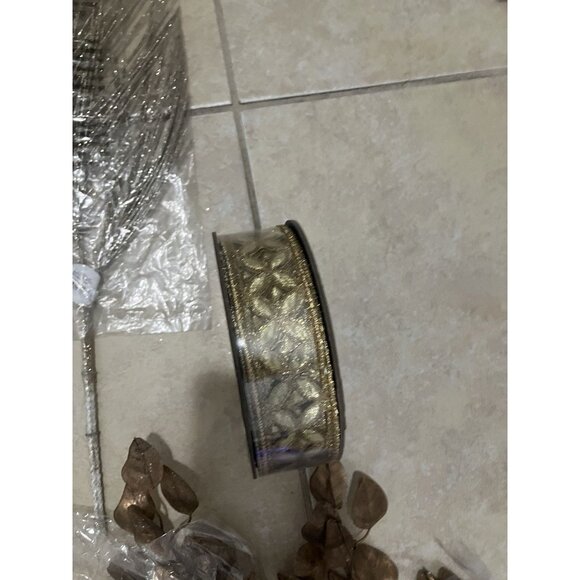 Floral Arrangement Luxury Bundle And Decorative Ribbon. New - Picture 6 of 7